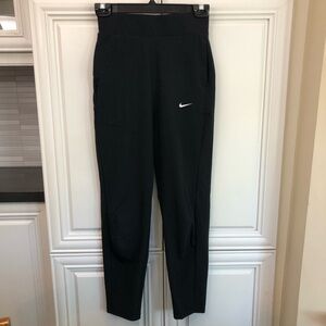 Nike Dri-fit women’s high rise athletic crop pants